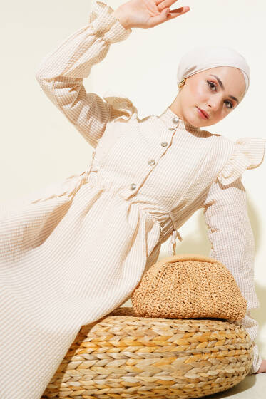 Omuz Fırfırlı Bel Lastikli Gofre Elbise Bej - Elbise