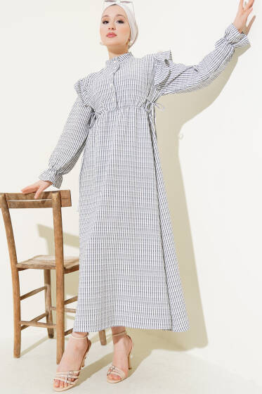 Omuz Fırfırlı Çizgili Gofre Elbise Siyah - Elbise