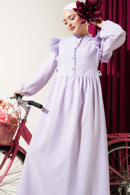 Omuz Fırfırlı Düğmeli Çizgili Gofre Elbise Lila - Tesettür Elbise