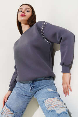 Omuz İnci Taşlı Üç İp Sweatshirt Füme - Kadın Giyim Modelleri