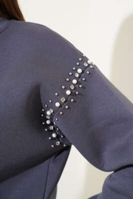 Omuz İnci Taşlı Üç İp Sweatshirt Füme - Kadın Giyim Modelleri