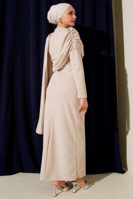 Omuz Pelerin Detaylı Abiye Elbise Bej - Elbise