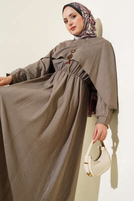 Omuz Pelerinli Bel Lastikli Elbise Sütlü Kahve 