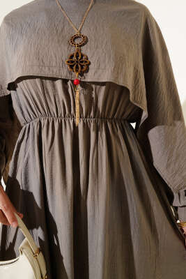 Omuz Pelerinli Bel Lastikli Elbise Sütlü Kahve - Tesettür Elbise