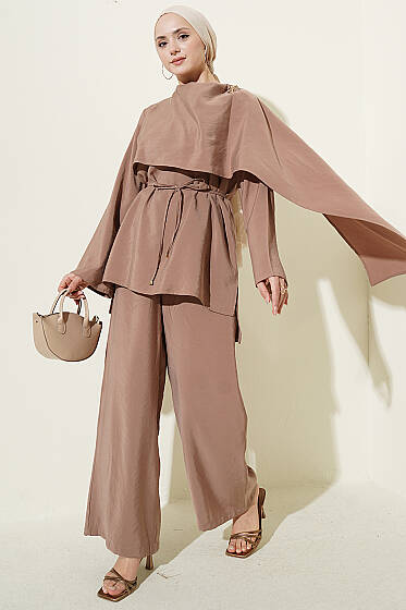 Omuz Pelerinli Modal İkili Takım Latte - İkili Takım