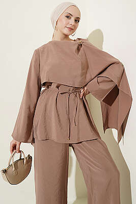 Omuz Pelerinli Modal İkili Takım Latte - İkili Takım