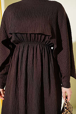 Omuz Pelerinli Pul Detaylı Elbise Acı Kahve - Elbise