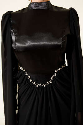 Omuz Pelerinli Taş Detaylı Abiye Elbise Siyah - Elbise