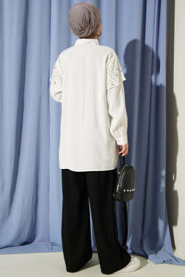 Omuz Pelerinli Taşlı Tensel Gömlek Ekru - Gömlek