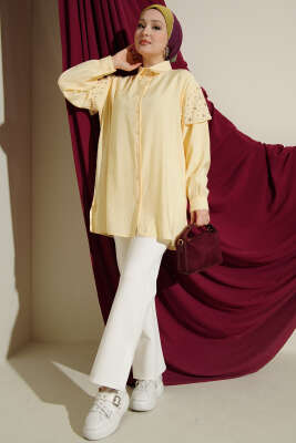 Omuz Pelerinli Taşlı Tensel Gömlek Sarı - Gömlek