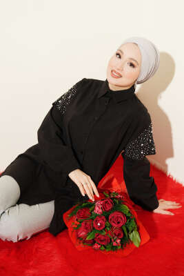 Omuz Pelerinli Taşlı Tensel Gömlek Siyah - NEVA MODA