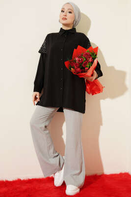 Omuz Pelerinli Taşlı Tensel Gömlek Siyah - Gömlek