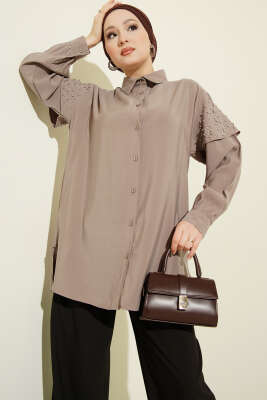 Omuz Pelerinli Taşlı Tensel Gömlek Vizon - NEVA MODA