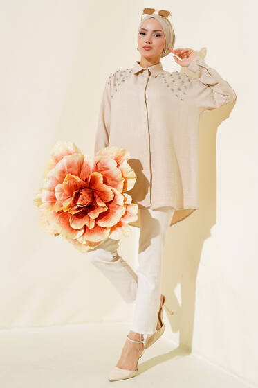 Omuz Taşlı Gizli Düğmeli Gömlek Bej - Gömlek