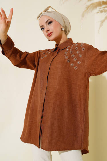 Omuz Taşlı Gizli Düğmeli Gömlek Kahve - Gömlek