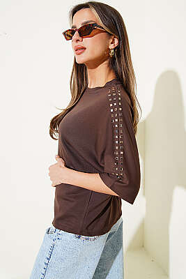 Omuz Taşlı Loyşa T-shirt Kahve - Kadın Giyim Modelleri