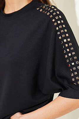 Omuz Taşlı Loyşa T-shirt Siyah - Kadın Giyim Modelleri