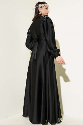 Omuz Taşlı Yarım Gizli Düğmeli Saten Elbise Siyah - Tesettür Elbise