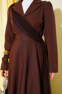 Omuz Tüllü Kruvaze Yaka Elbise Kahve - Elbise