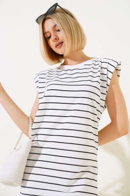 Omuz Vatkalı Çizgili Elbise Beyaz - Kadın Giyim Modelleri