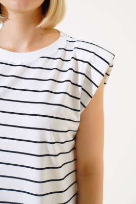 Omuz Vatkalı Çizgili Elbise Beyaz - Kadın Giyim Modelleri