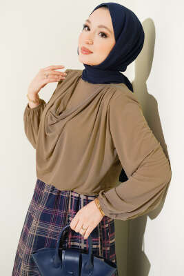 Omuz Vatkalı Degaje Yaka Sandy Bluz Vizon - SAS