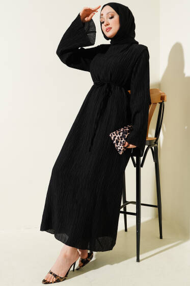 Omuz Vatkalı Kırışık Şeritli Elbise Siyah - Elbise