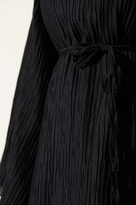 Omuz Vatkalı Kırışık Şeritli Elbise Siyah - Tesettür Elbise