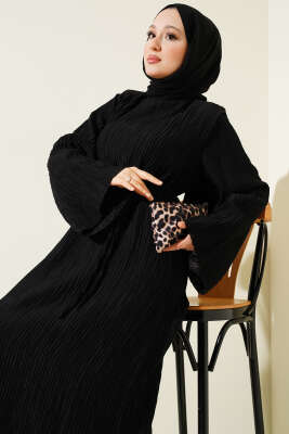 Omuz Vatkalı Kırışık Şeritli Elbise Siyah - Tesettür Elbise