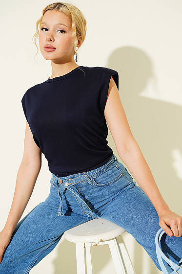 Omuz Vatkalı Loyşa T-shirt Lacivert - Kadın Giyim Modelleri