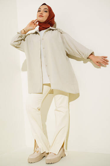 Omuzu Patlı Taşlı Gömek Bej - Gömlek