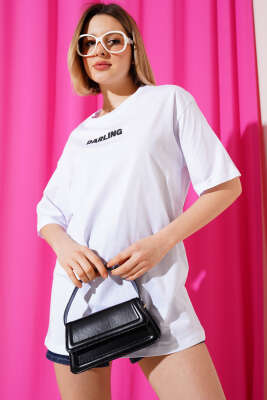 Ön ve Arka Kabartma Baskılı T-shirt Beyaz - Kadın Giyim Modelleri