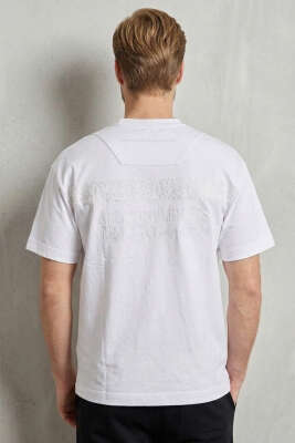 Ön Ve Arka Nakışlı Oversize Erkek T-shirt Beyaz - Erkek T-shirt