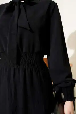 Önden Bağlama Detaylı Lastikli Elbise Siyah - Tesettür Elbise