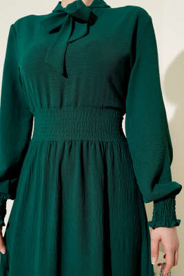 Önden Bağlama Detaylı Lastikli Elbise Zümrüt - Tesettür Elbise