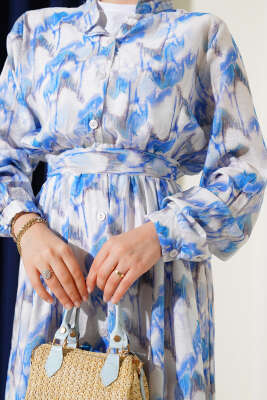 Önden Düğmeli Ebruli Desenli Elbise Mavi - Tesettür Elbise