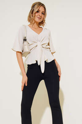 Önü Bağlamalı Bluz Bej - Kadın Giyim Modelleri