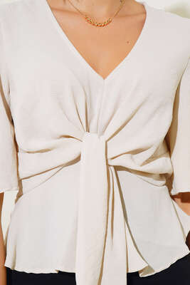 Önü Bağlamalı Bluz Bej - Kadın Giyim Modelleri