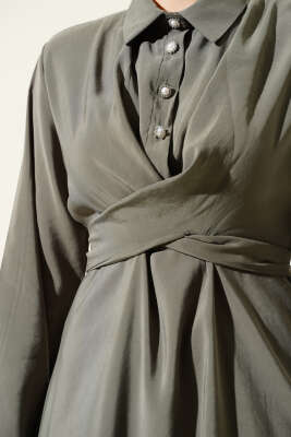 Önü Bağlamalı Yarım Düğmeli Tencel Elbise Haki - Tesettür Elbise