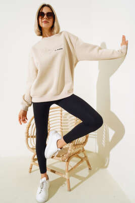 Önü Baskılı Üç İplik Sweatshirt Bej - Kadın Giyim Modelleri