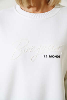 Önü Baskılı Üç İplik Sweatshirt Ekru - Kadın Giyim Modelleri