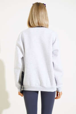 Önü Baskılı Üç İplik Sweatshirt Gri - Kadın Giyim Modelleri