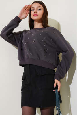 Önü Boncuklu Üç İplik Kısa Sweatshirt Füme - Kadın Giyim Modelleri