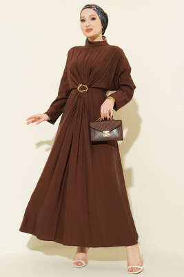 Önü Büzgülü Gold Tokalı Elbise Kahve - BERAT TEKSTİL