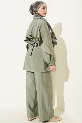 Önü Çapraz Metalize Düğmeli Takım Çağla Yeşili - İkili Takım