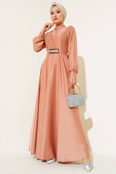 Önü Çapraz Piliseli Saten Elbise Latte - Elbise