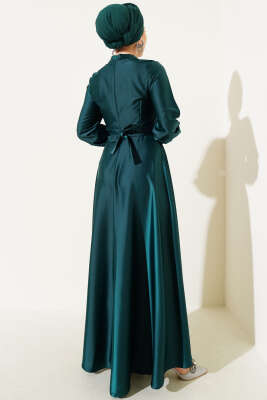Önü Çapraz Piliseli Saten Elbise Zümrüt - Tesettür Elbise