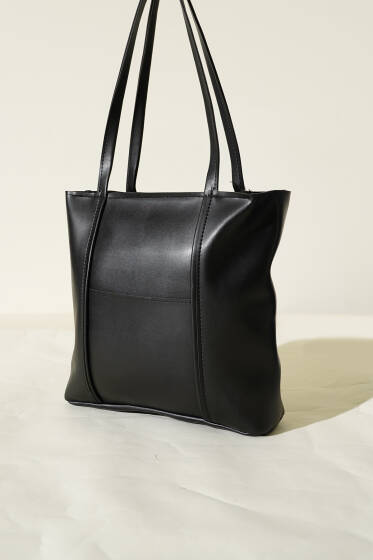 Önü Cepli Fermuarlı Çanta Siyah - Kol Çantası