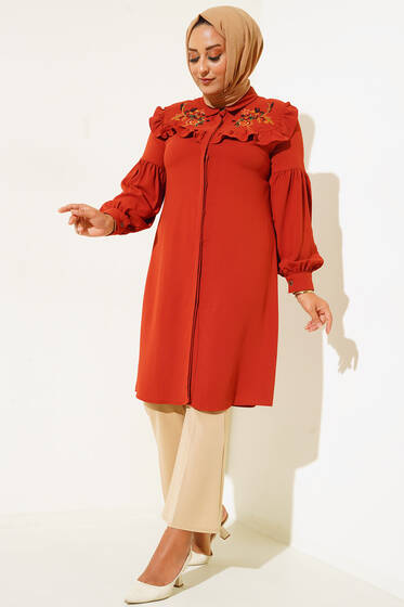 Önü Çiçek Nakış Fırfırlı Tunik Kiremit - Tunik