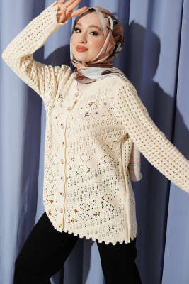 Önü Çiçek Nakışlı Düğmeli Ajurlu Hırka Bej - VANİZA TRİKO